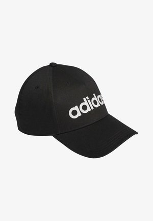 Cappellino da baseball nero con logo "adidas" bianco sulla parte anteriore, realizzato in tessuto con visiera curva e fori di ventilazione sulla parte superiore.
