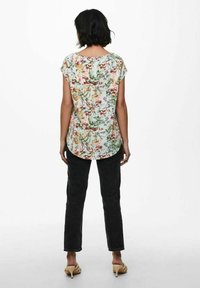 ONLY ONLVIC AOP  - Print T-shirt - blue fog