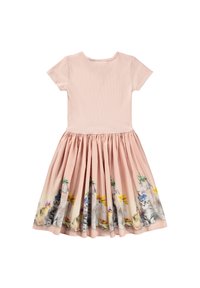 Ručno izrađena ružičasta haljina s teksturiranim gornjim dijelom i raširenom suknjom. Suknja ima šarene otiske mačaka i cvijeća. Kratki rukavi i okrugli izrez.