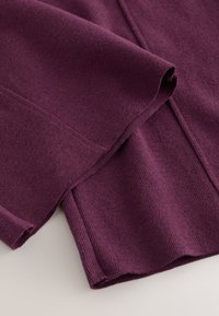 Non sélectionné, plum purple