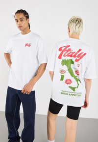 YOURTURN UNISEX - Marškinėliai su spaudiniu - bright white