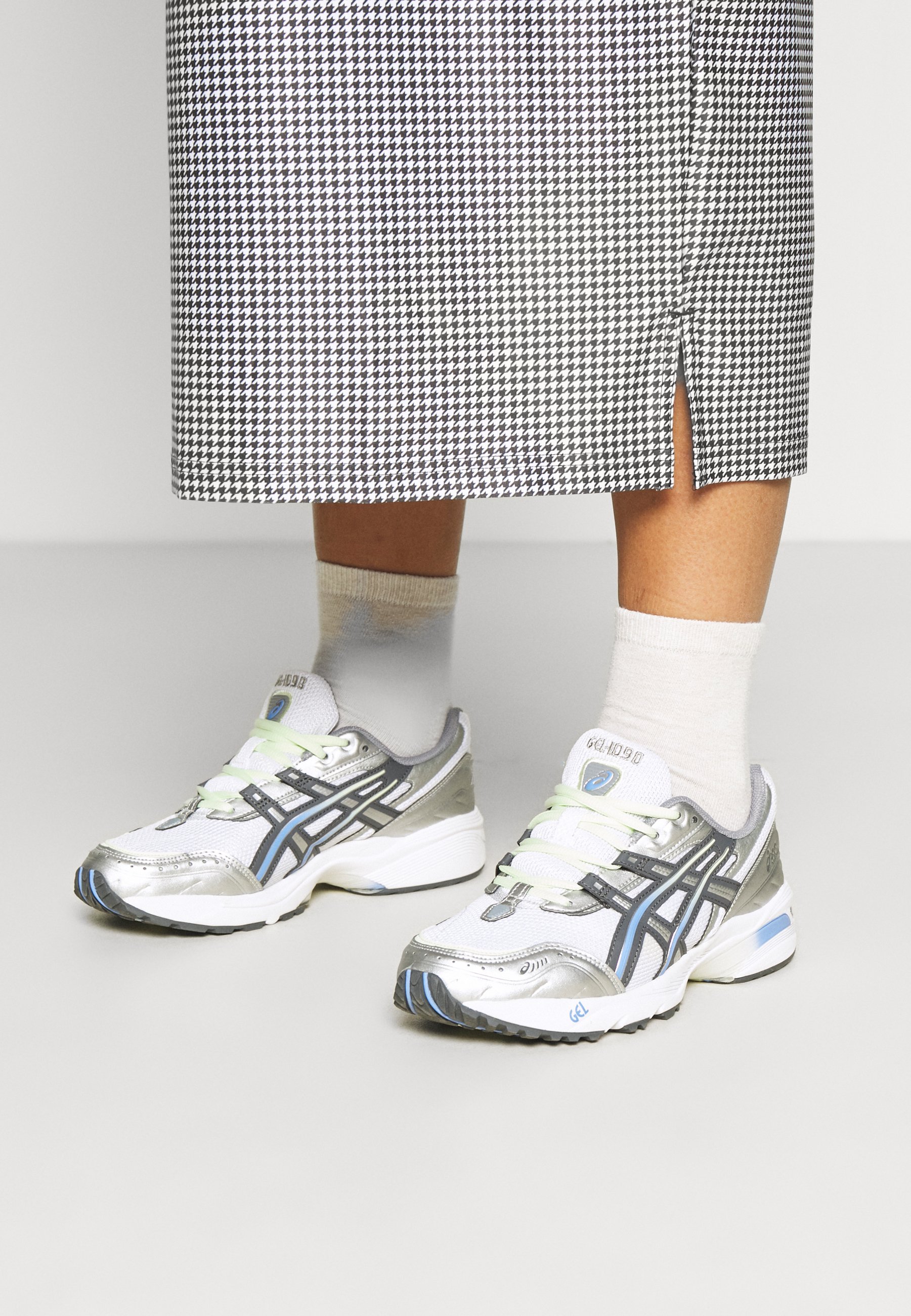 ASICS SportStyle GEL-1090 - Sneakers laag - white/carrier grey/wit - Zalando .nl