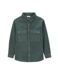 Zielona koszula z korduroy z kołnierzykiem na guziki, dwoma kieszeniami na piersi i długimi rękawami z guzikami przy mankietach. Teksturowany materiał z pionowymi żeberkami.