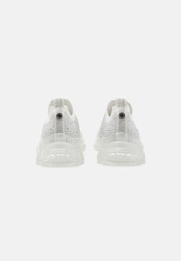 Steve Madden METER - Sneaker low - white/clear