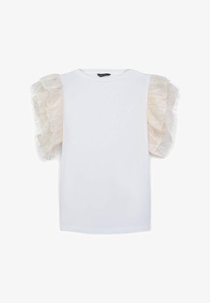 T-shirt blanc avec des manches courtes en organza, ondulées et d'une douce couleur beige. Encolure arrondie, texture lisse et coupe décontractée.