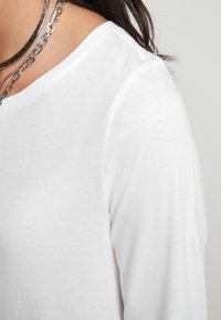 Next LONGLINE LONG SLEEVE CREW NECK TOP - Pikkade varrukatega topp - white