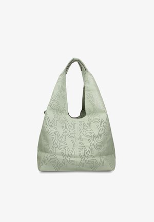 Borsa a tracolla in pelle verde pallido con un motivo traforato di lettere sovrapposte che formano un disegno geometrico, caratterizzata da un manico largo e una struttura morbida.