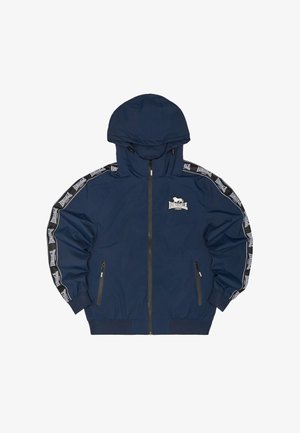 Veste à capuche bleu marine avec fermeture éclair à l'avant, poches zippées et logo Lonsdale sur la poitrine et les bandes des manches.