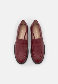 Stuart Weitzman Slip-ins - bordeaux