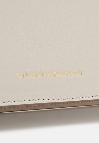 Stuart Weitzman MILAN LOVELETTER  - Pochette - oat