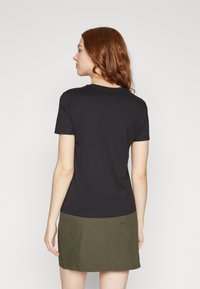 ONLY ONLMICKEY LIFE VALENTINE - Apdrukāts T-krekls - black print/love like