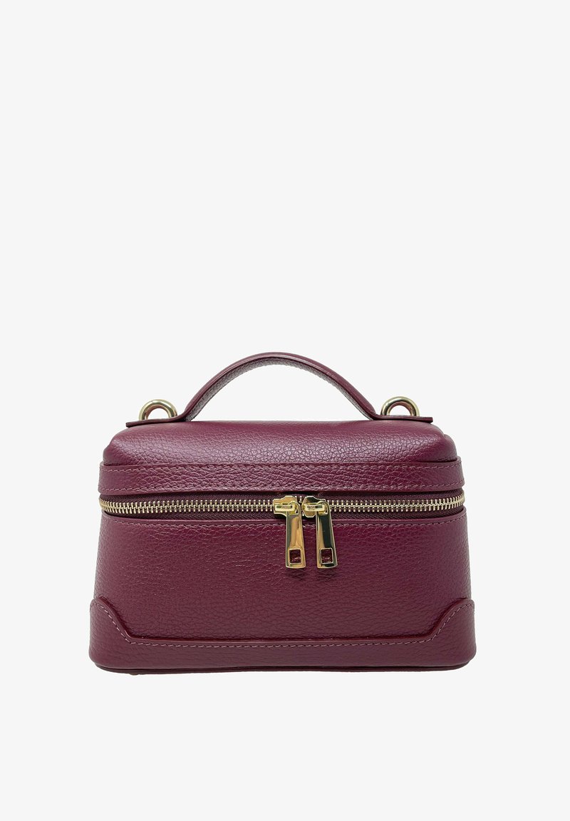 Bordeaux leren tas met een gestructureerd oppervlak, een goudkleurige dubbele rits, een bovenhandvat en een gestructureerde rechthoekige vorm. Compact ontwerp.