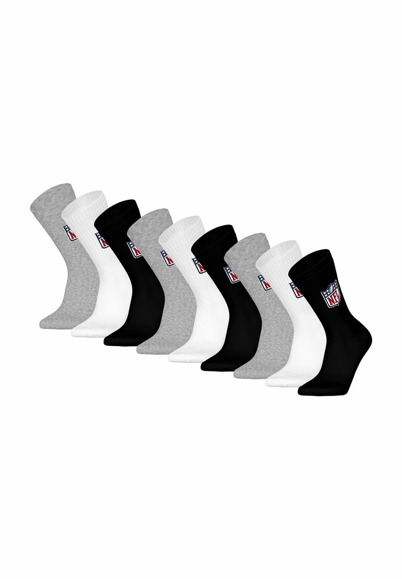 Juego de calcetines en colores negro, blanco y gris. Diseño acanalado con detalle del logo en el costado. Hechos de una tela suave y elástica.