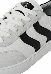 Marco Tozzi Sneaker low - white black