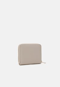Guess LAUREL SMALL AROUND - Lommebok - taupe