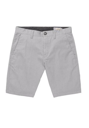 Lysegrå casual shorts med bæltestropper, frontknap, lynlås og sidelommer, vist på hvid baggrund.