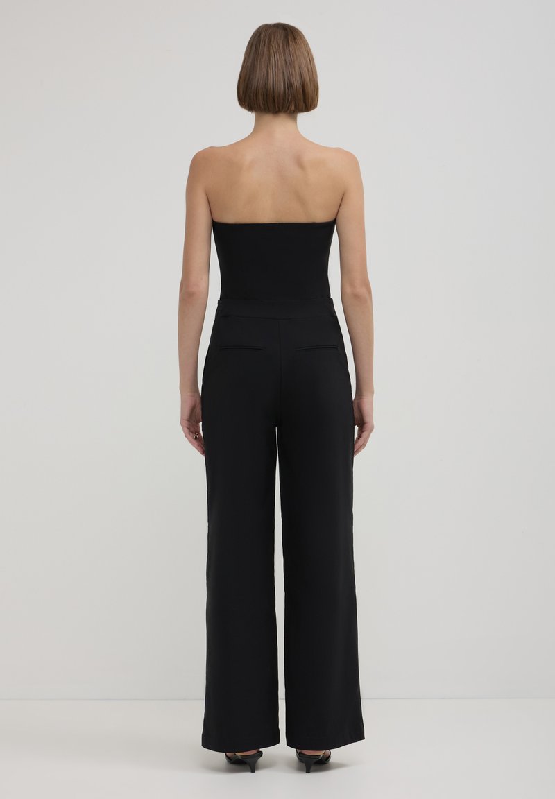 Tuta Donna Calliope Calliope Tute Tuta Con Pieghe Ultrablack Calliope