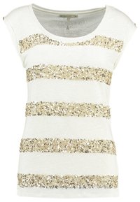 Camiseta blanca de manga corta con rayas horizontales de lentejuelas doradas. Tejido suave con cuello redondo y corte relajado.