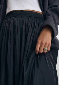 Next TALL - REGULAR FIT - Maxisukňa - black
