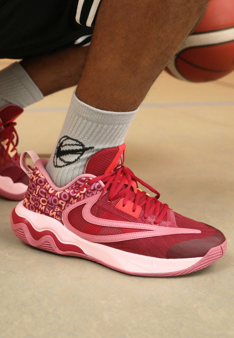 Giannis nike deal Clearance