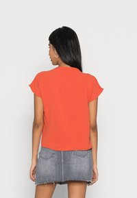 JDY JDYLION LIFE - Blusa - hot sauce