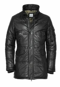 Schwarze Lederjacke mit gestepptem Design, hohem Kragen, mehreren Taschen, gerippten Bündchen und gefüttertem Innenbereich. Verfügt über einen Reißverschluss auf der Vorderseite.