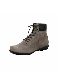 Grauer Wildleder-Ankle-Boot mit schwarzem Lederkragen, runder Zehenpartie und schwarzem Gummisohle. Verfügt über eine Schnürung vorne und dezente rote Akzente.