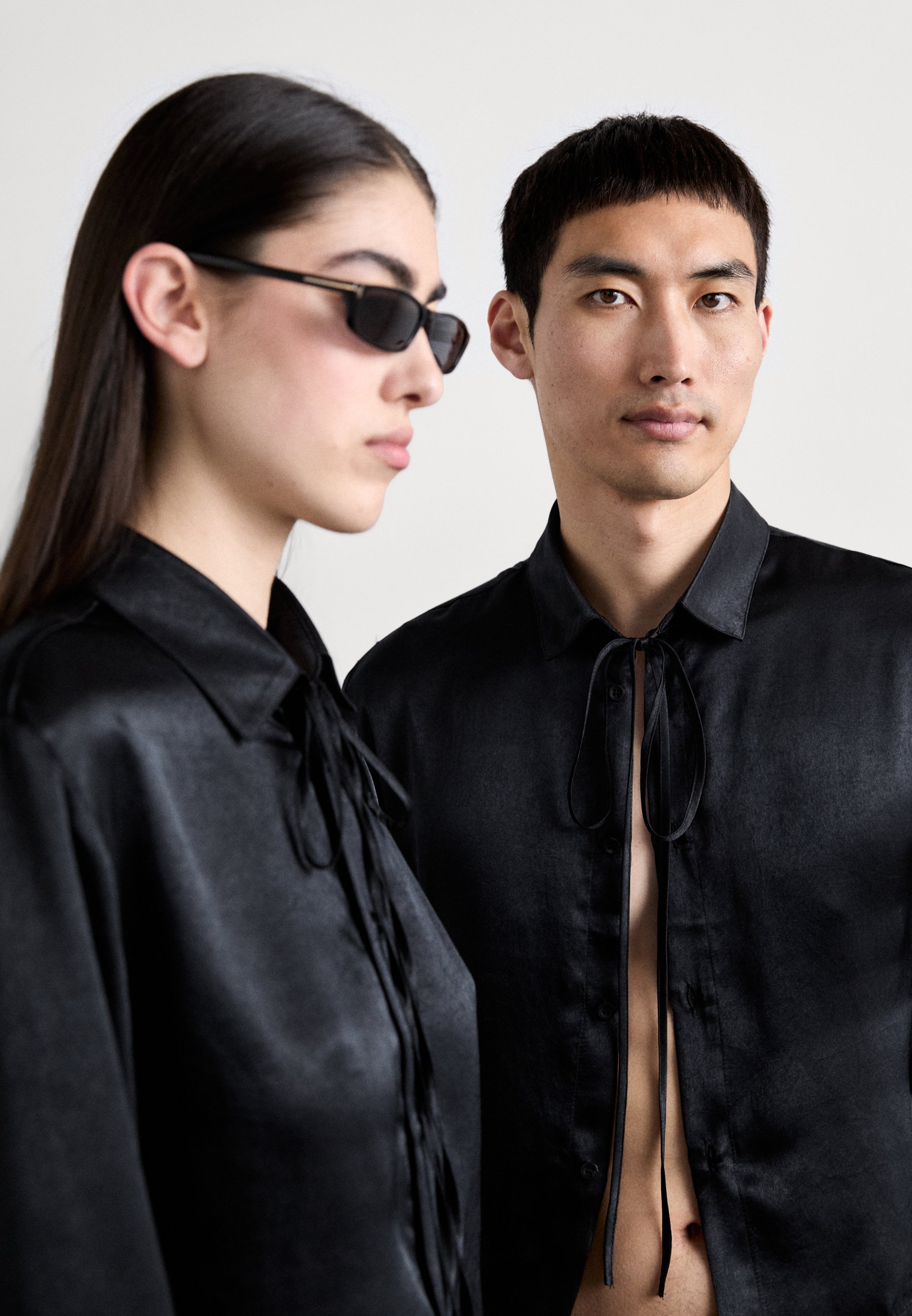 Ludovic de Saint Sernin CROP SHINY UNISEX - Shirt - black