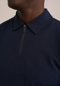 Thumbnail Image 4