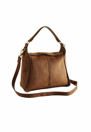 Braune Wildleder-Handtasche mit kurzem Griff und langem verstellbarem Riemen, rechteckige Form und goldfarbene Metall-Details.
