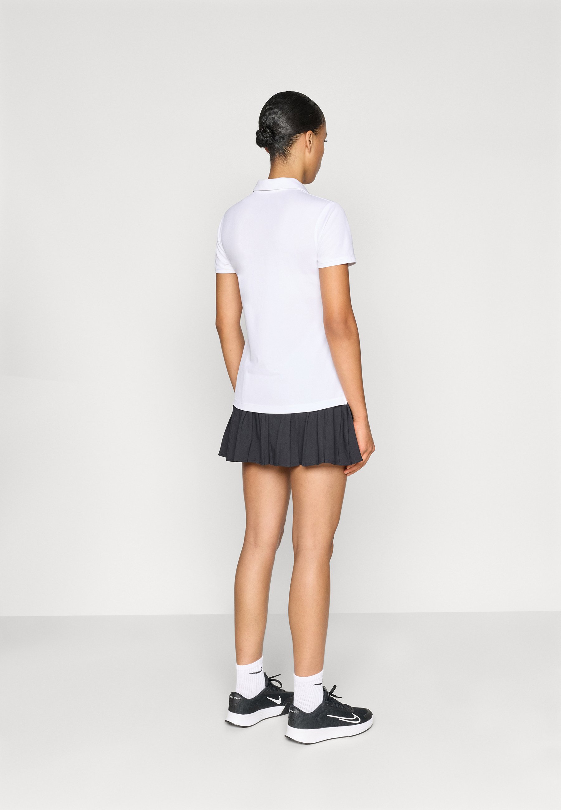 nike black and white tennis skirt
