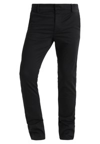 Černé kalhoty vyrobené z hladké, lehké tkaniny s přiléhavým střihom, standardním pasem a čistými linemi pro moderní vzhled.