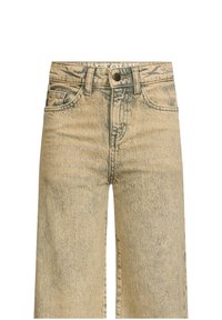Jeans in denim beige a gamba larga con vita alta, chiusura frontale con bottone, design classico a cinque tasche e texture sbiadita.