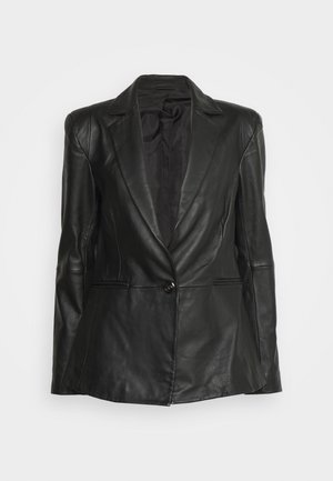 Blazer en cuir noir avec une fermeture à un bouton, revers à cran, manches longues et doublure intérieure lisse.