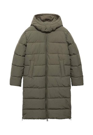 Long manteau d'hiver matelassé vert olive avec capuche, fermeture éclair à l'avant et deux poches latérales.
