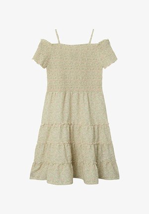 Sukienka z gumkowaniem na odkryte ramiona w miękkim beżowym materiale z kwiatowym wzorem; posiada falbany na kilku poziomach i cienkie, regulowane ramiączka.