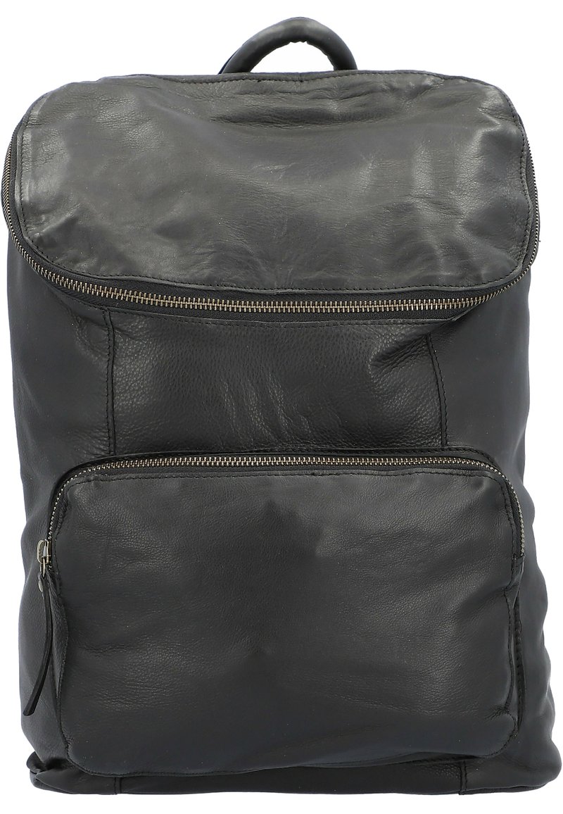 Svart läderryggsäck med mjuk textur, utrustad med dragskoöverdel, framficka med dragkedja och ett handtag på toppen för bärande.