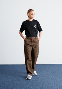 Carhartt WIP LEO PIERCE PANT STRAIGHT - Pantalones - brown
