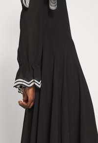 See by Chloé Vapaa-ajan mekko - black denim