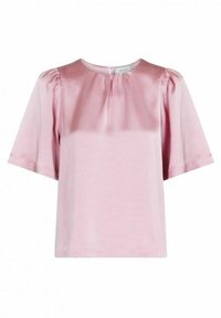 Blusa di raso rosa con scollatura rotonda, maniche a sbuffo corte e chiusura posteriore con bottone. Tessuto morbido con delicate pieghe sul davanti.