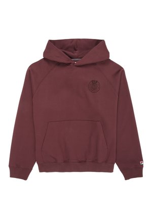 Bordeauxfarbener Kapuzenpullover mit Fronttasche, dezentem Logo auf der Brust und kleinem Markenetikett am linken Ärmelsaum.