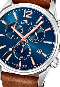 Lotus Montre à aiguilles - silberfarben