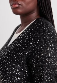 Vero Moda Curve VMCLEILANI  - Strickpullover - black