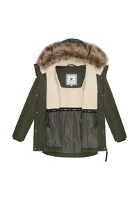 Olivgrön parkas med huva i fuskpäls, mjukt beige foder, innerväskor med dragsnören och ett slätt grått innerfoder.