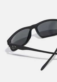 Armani Exchange Ochelari de soare - matte black/light grey mirror black