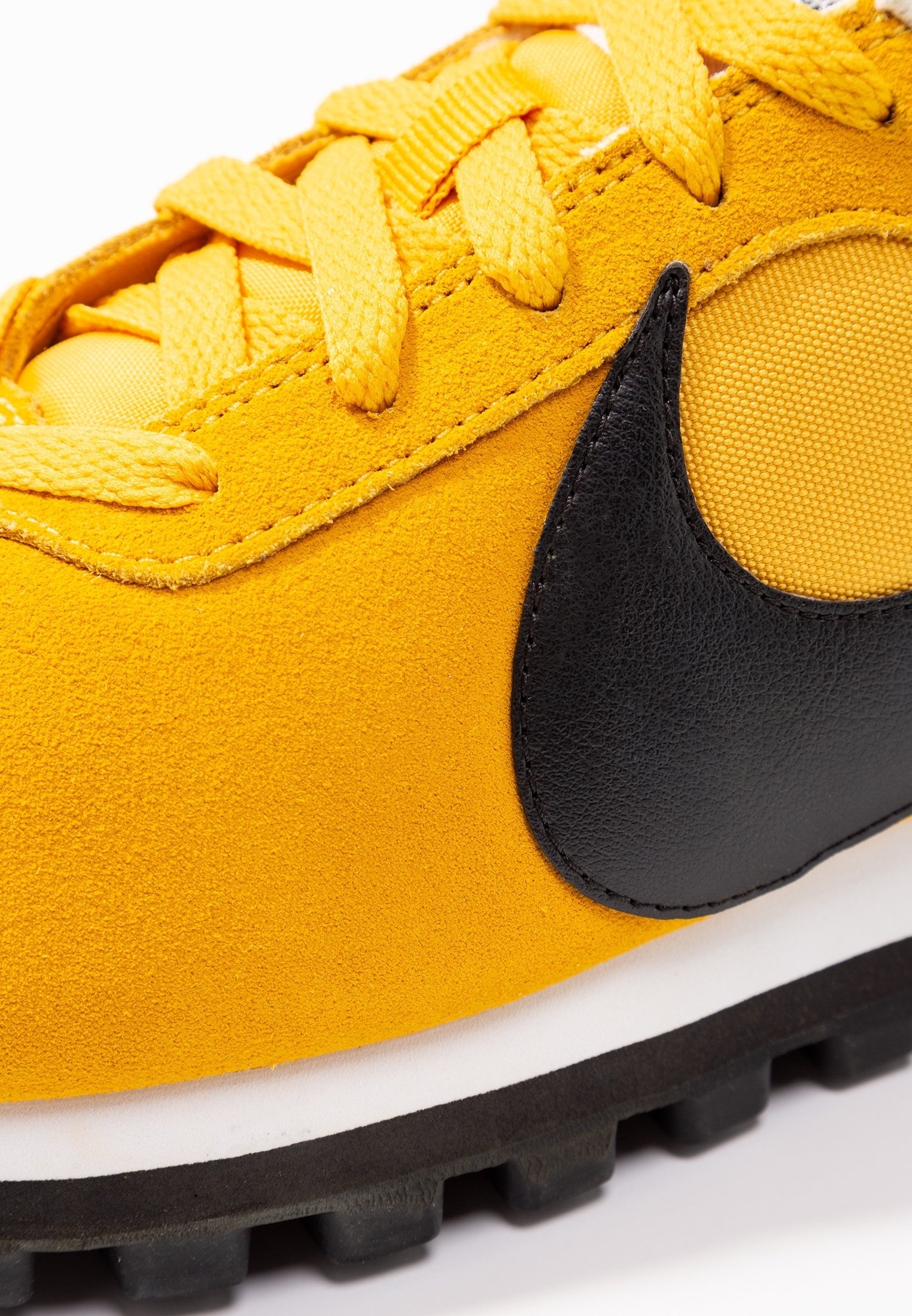 nike yellow womens trainers