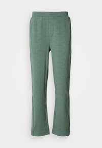 Ausgewählt, open green