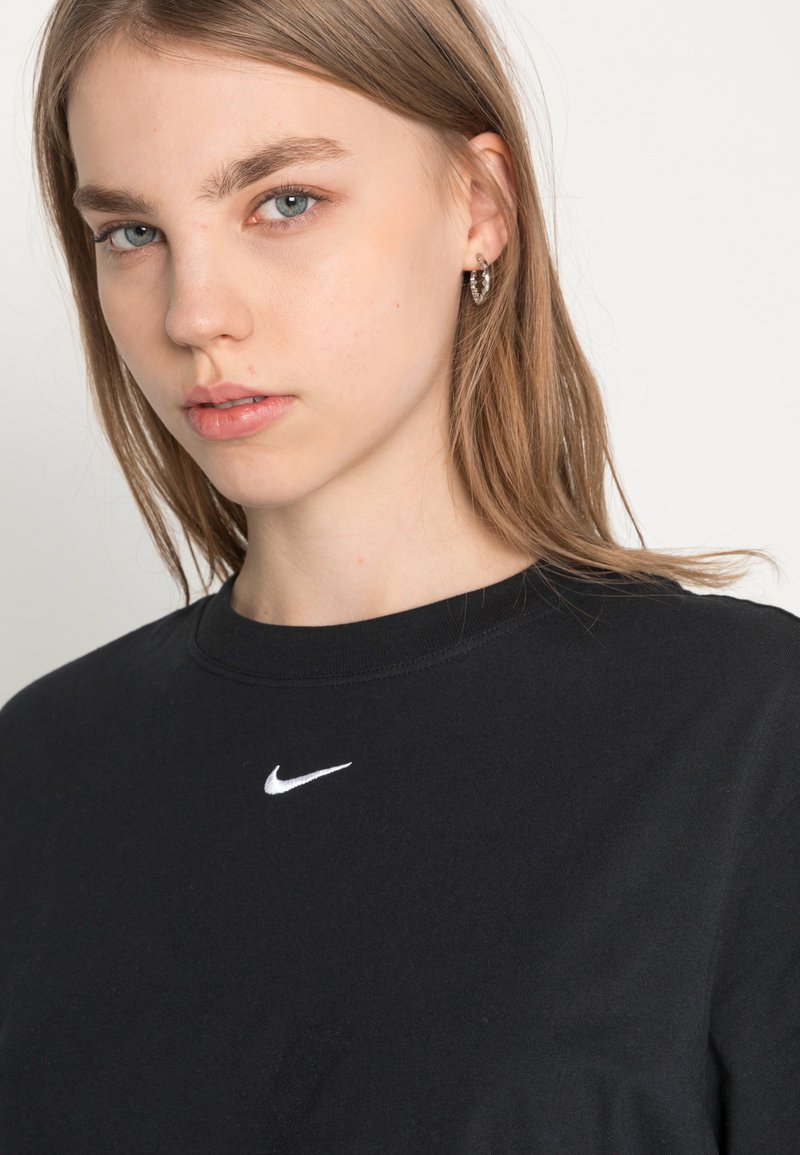 black nike top