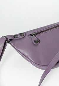 Aunts & Uncles BILBERRY - Heuptas - lavender