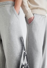 Jaded London TRIBAL AIRBRUSH STAR JOGGER UNISEX - Træningsbukser - grey tribal
